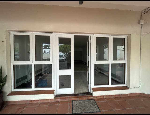 56M² BUILDING TO LET IN HOUT BAY CENTRAL